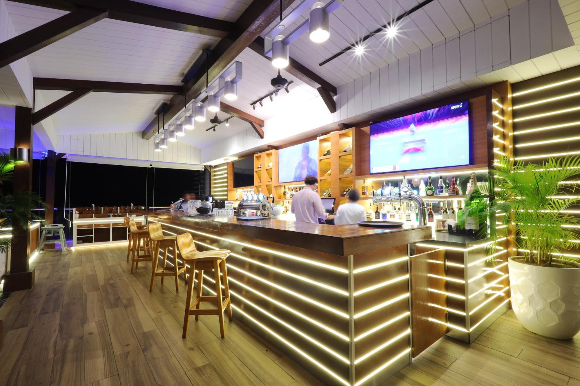 The Riyaz Lavanya Langkawi Pantai Cenang  Bagian luar foto The bar at the Sky Bar