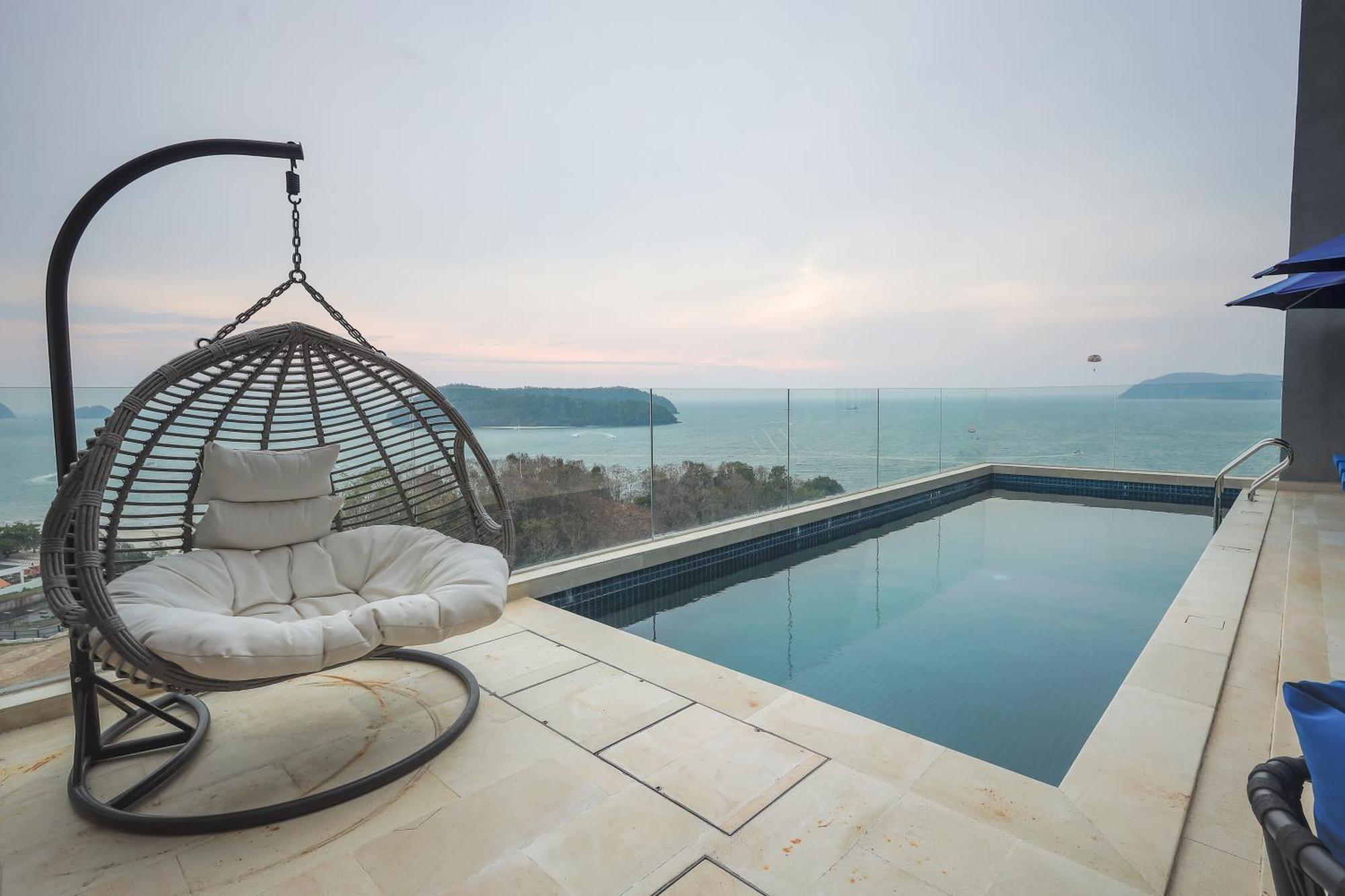 The Riyaz Lavanya Langkawi Pantai Cenang  Bagian luar foto The swimming pool at the hotel